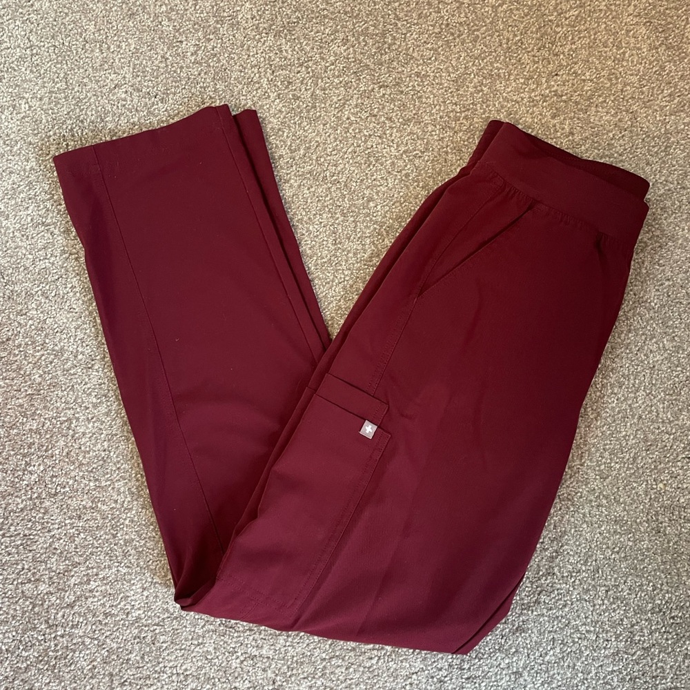 Figs Scrub Pants in Maroon